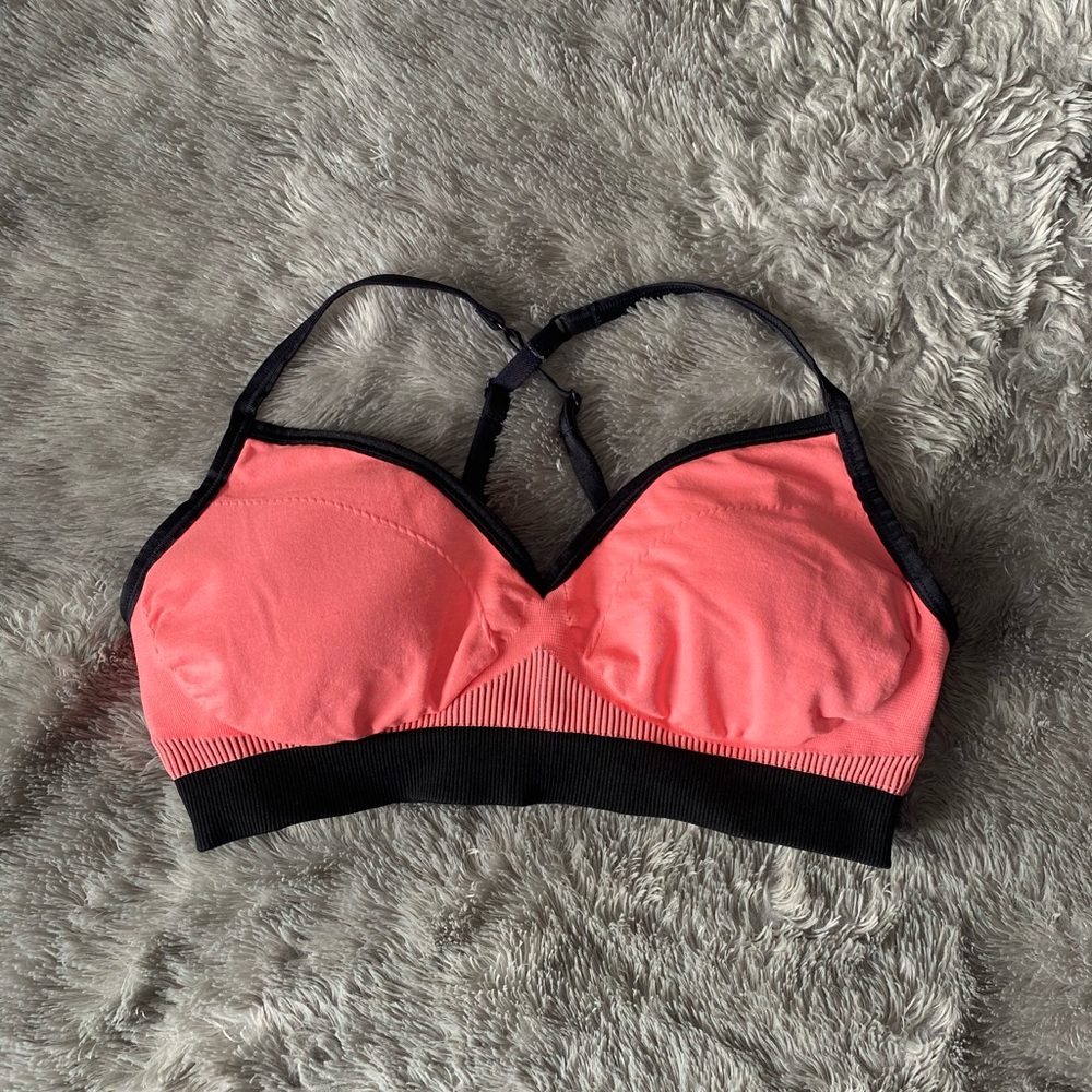 LULULEMON Athletica Sports Bra in Hot Pink